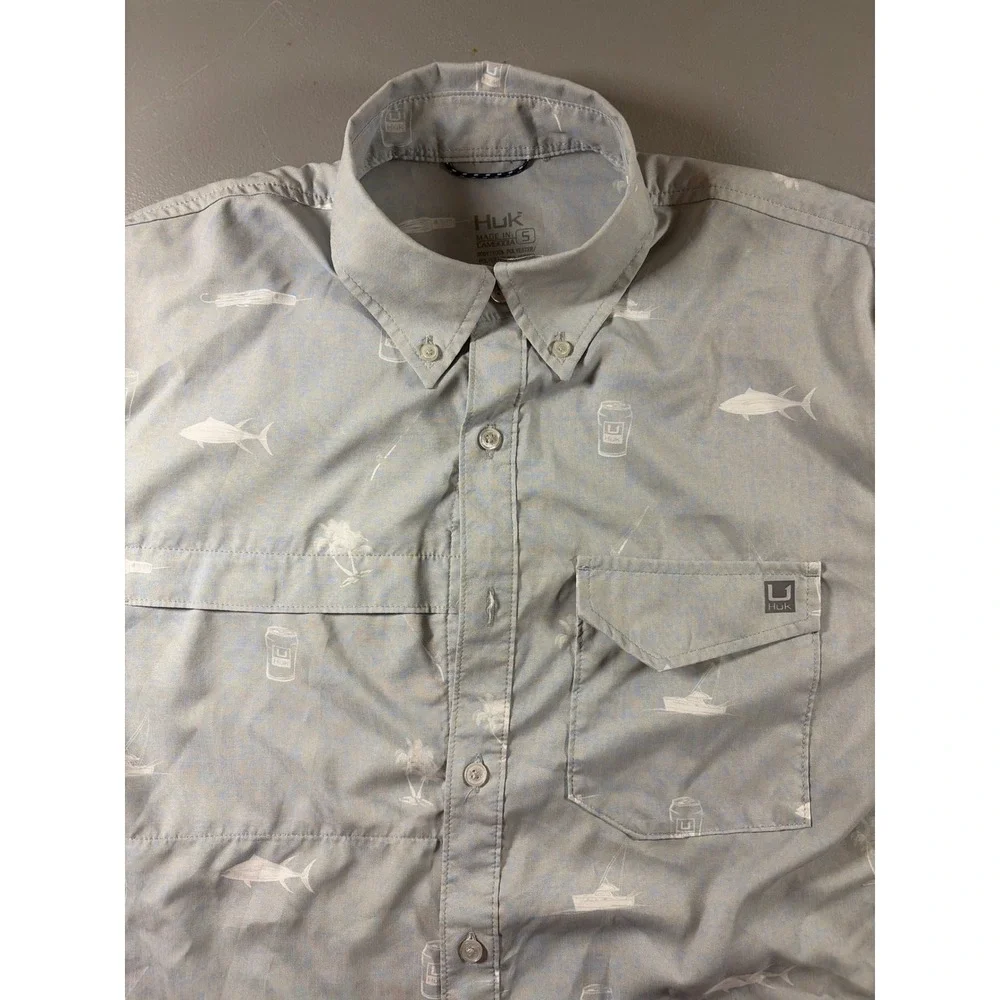 Huk Fishing Shirt Mens Small Blue Short Sleeve Button Down Performance Fishing